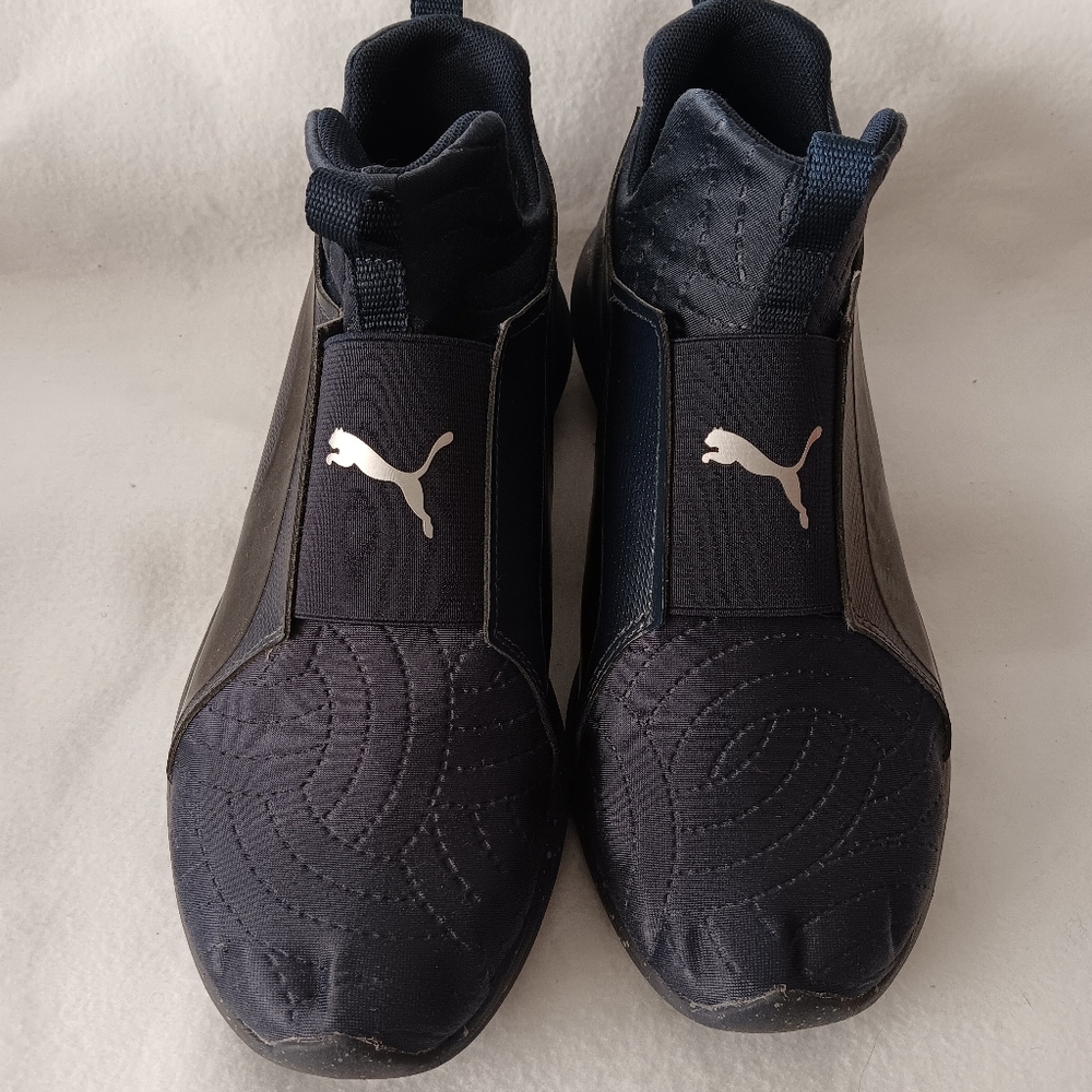 Shoes - Picture 2 of 12